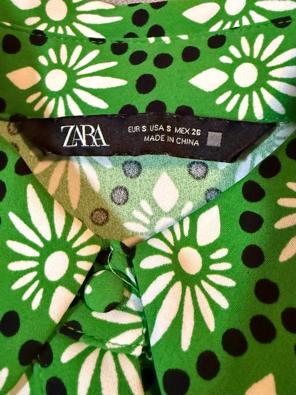Zara Green and White Floral Button-Down Shirt